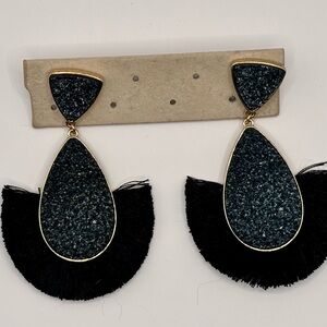 NWOT Druzy Black and Gold Fan-Shaped Earrings with Textured Design